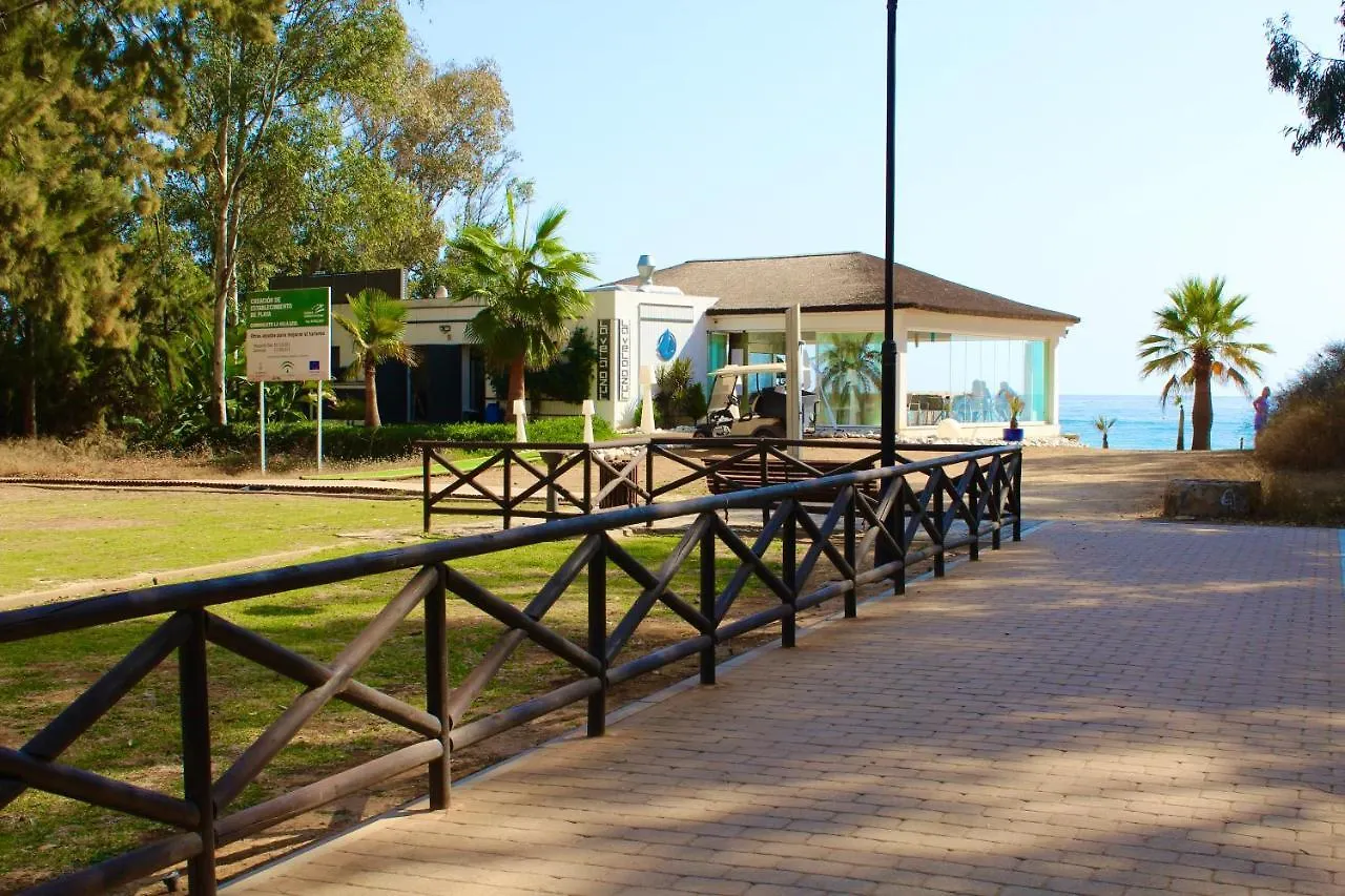 Apartment In El Presidente Beach Side New Golden Mile エステポナ
